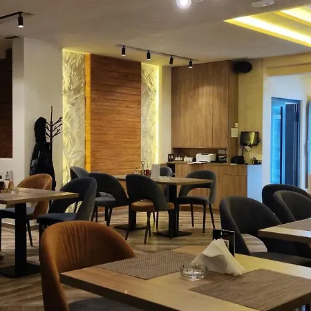 Binis 34 アパート *